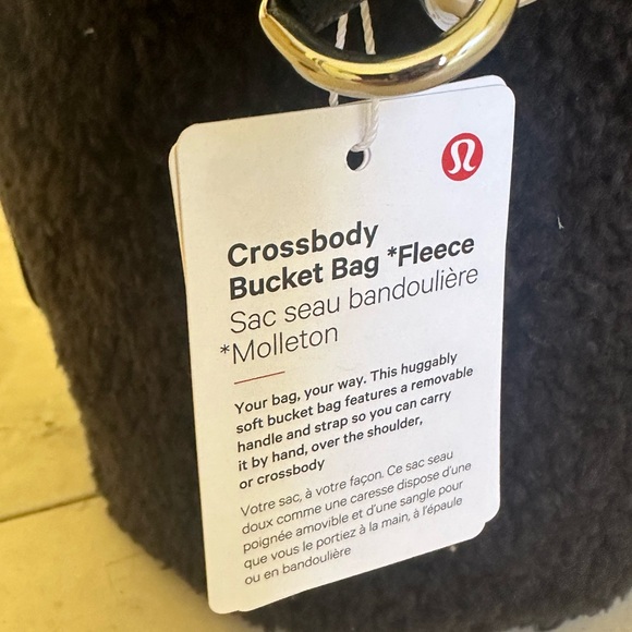Lululemon Crossbody Black Bucket Bag Fleece 2.5L - Picture 2 of 14